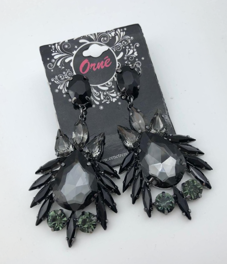BLACK GOTHIC STONE EARRINGS image 0