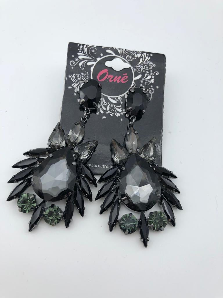 BLACK GOTHIC STONE EARRINGS image 1
