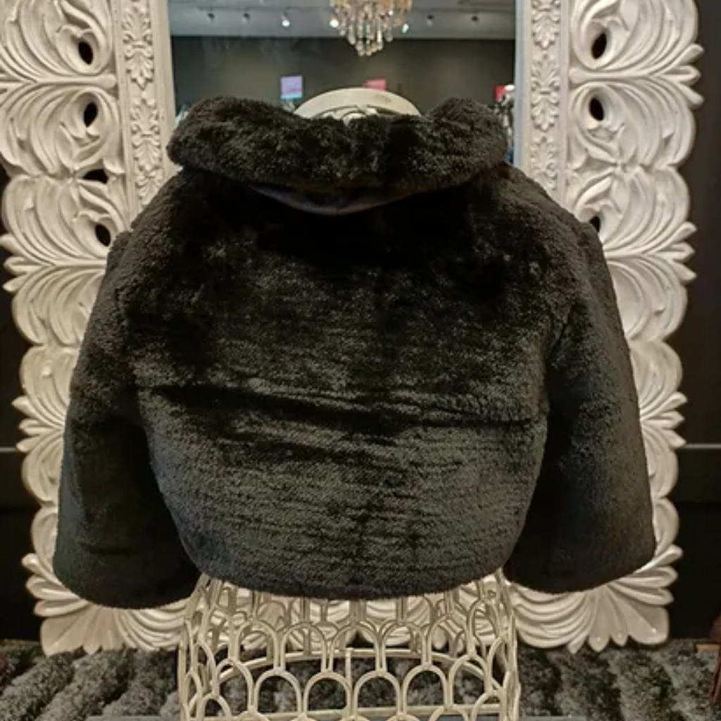 FUR SHRUG BLACK WITH BROOCH image 2