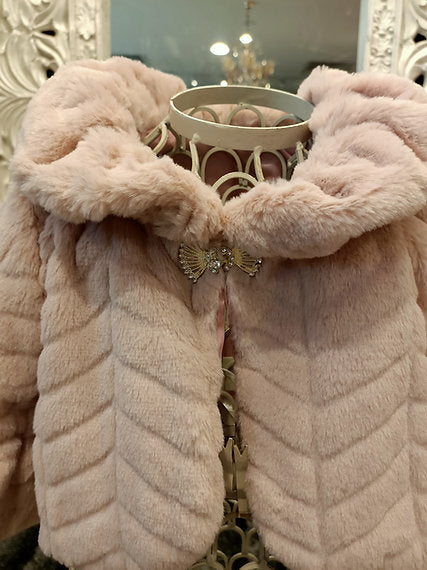 FUR SHRUG DUSTY PINK WITH BROOCH image 2