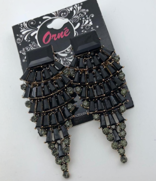 BLACK PYRAMID CHUNKY STONE EARRINGS image 1
